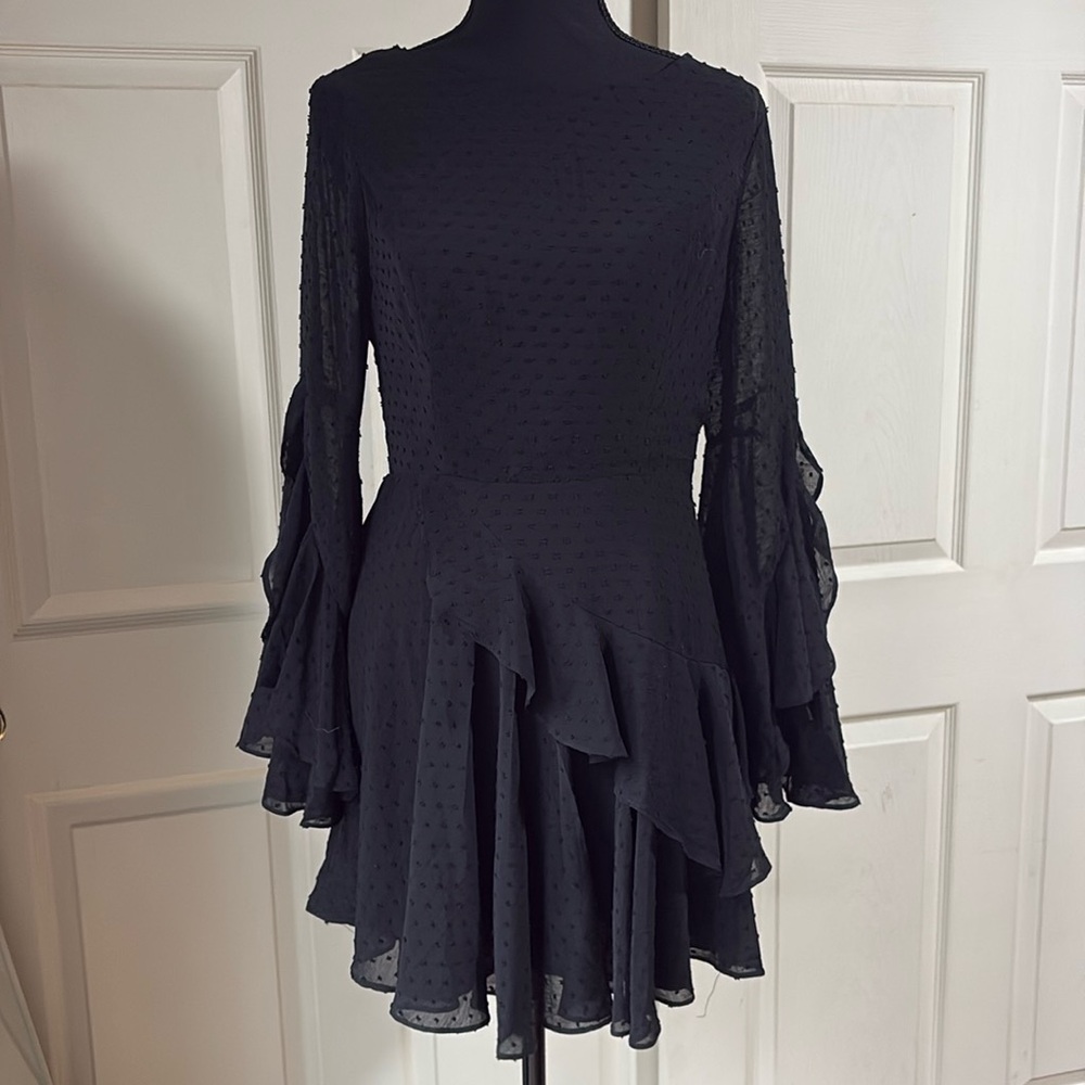 Selfie Leslie bell sleeve dress